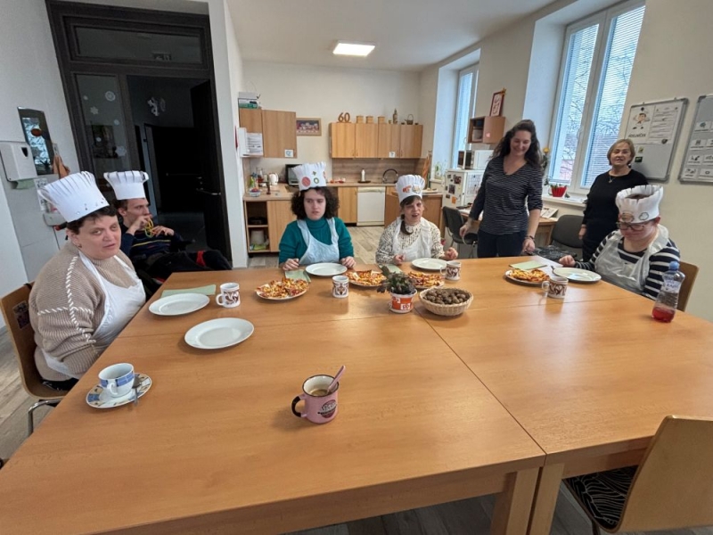 DEN PIZZY V DENNÍM STACIONÁŘI